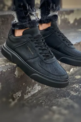 Triple Black Sneaker CH087